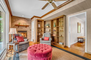 25-family room2