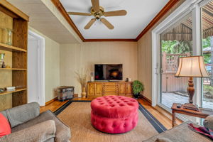 26-family room3