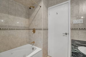 43-shared washroom2