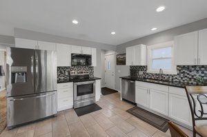 1454 Maywood St N, St Paul, MN 55117, USA Photo 6
