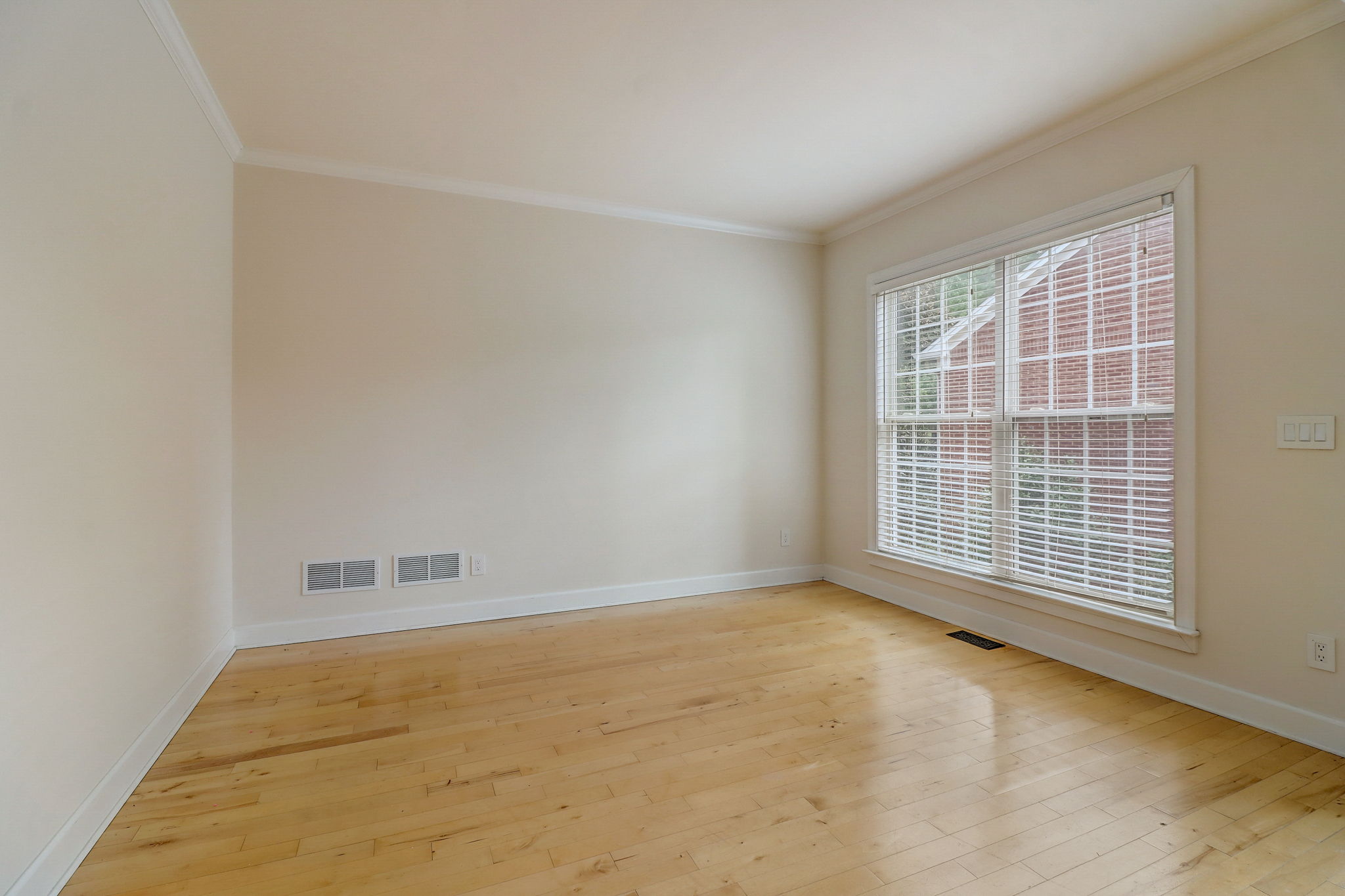 Eastham Dr-007