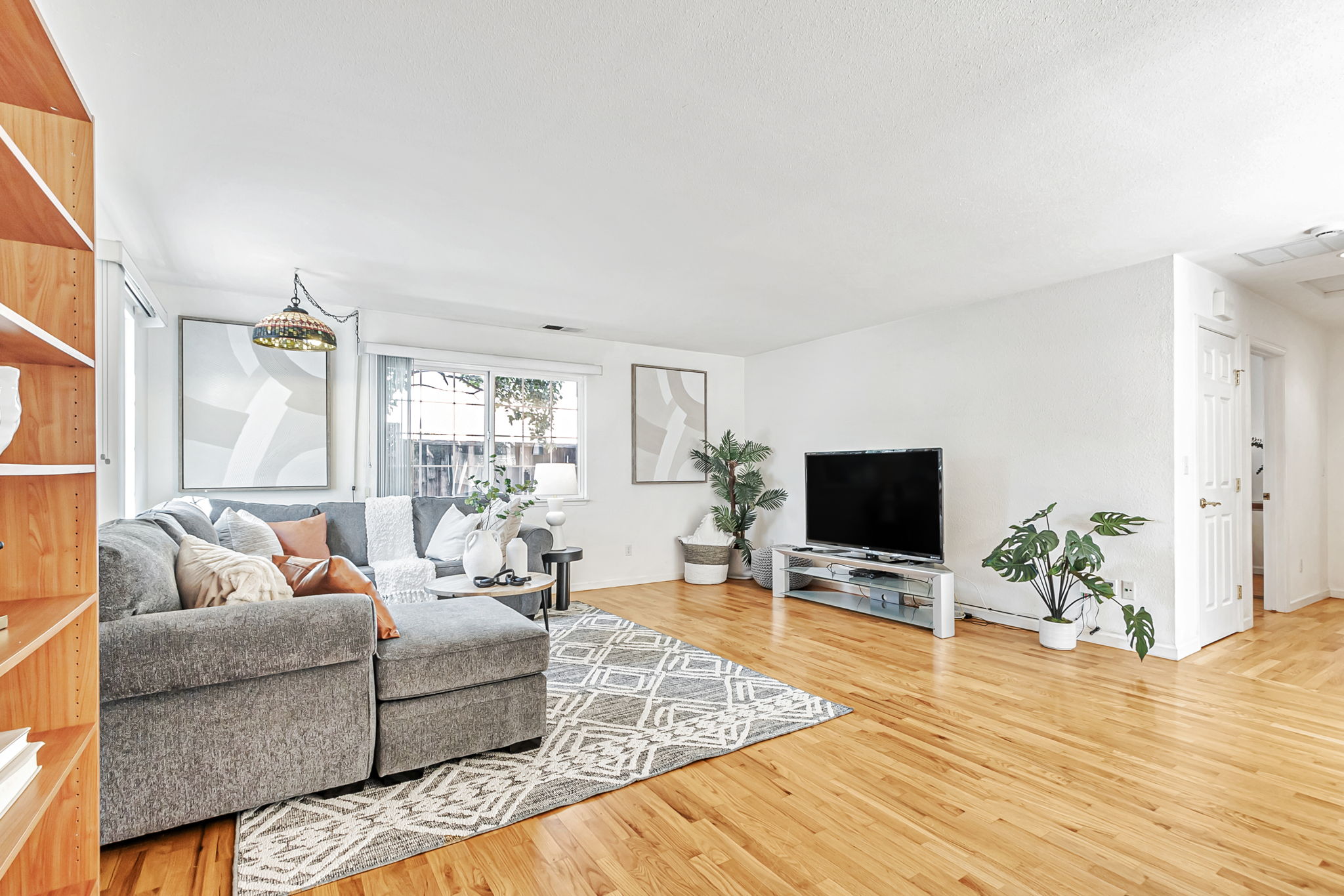 015_14555 Nelson Way