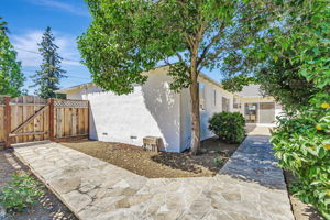 056_14555 Nelson Way
