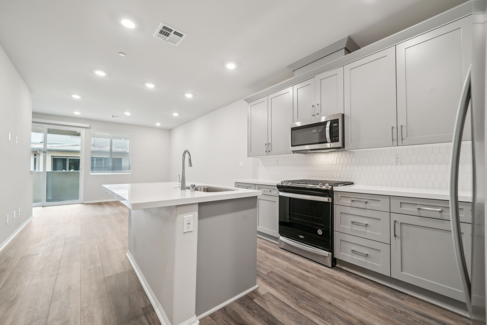 SoCal - Stratus - 1456 Stratus Dr, Pomona, CA 91768 - 006