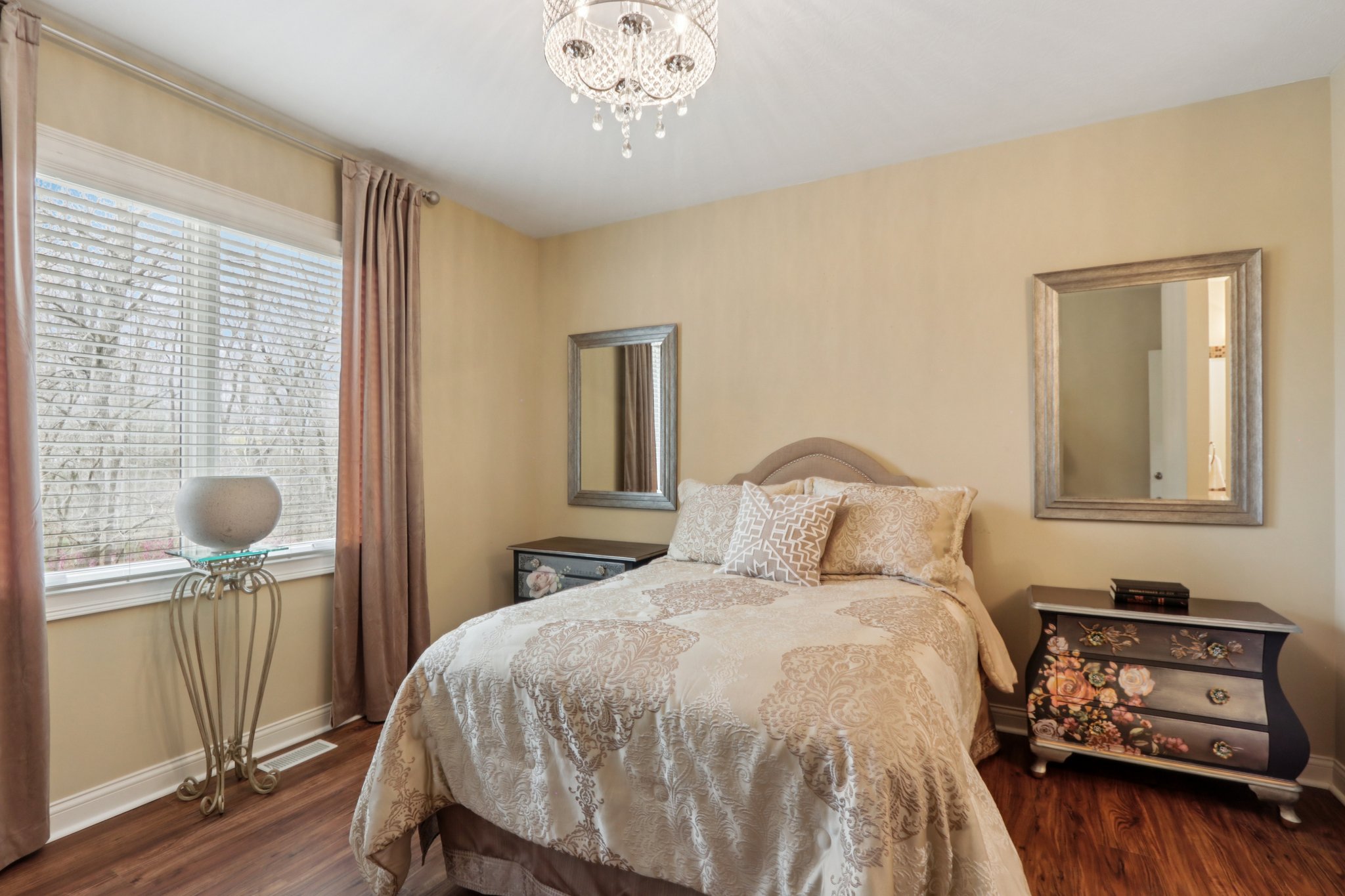 Bedroom 3 with ensuite Jack-n-Jill bathroom, private vanity, and large closet