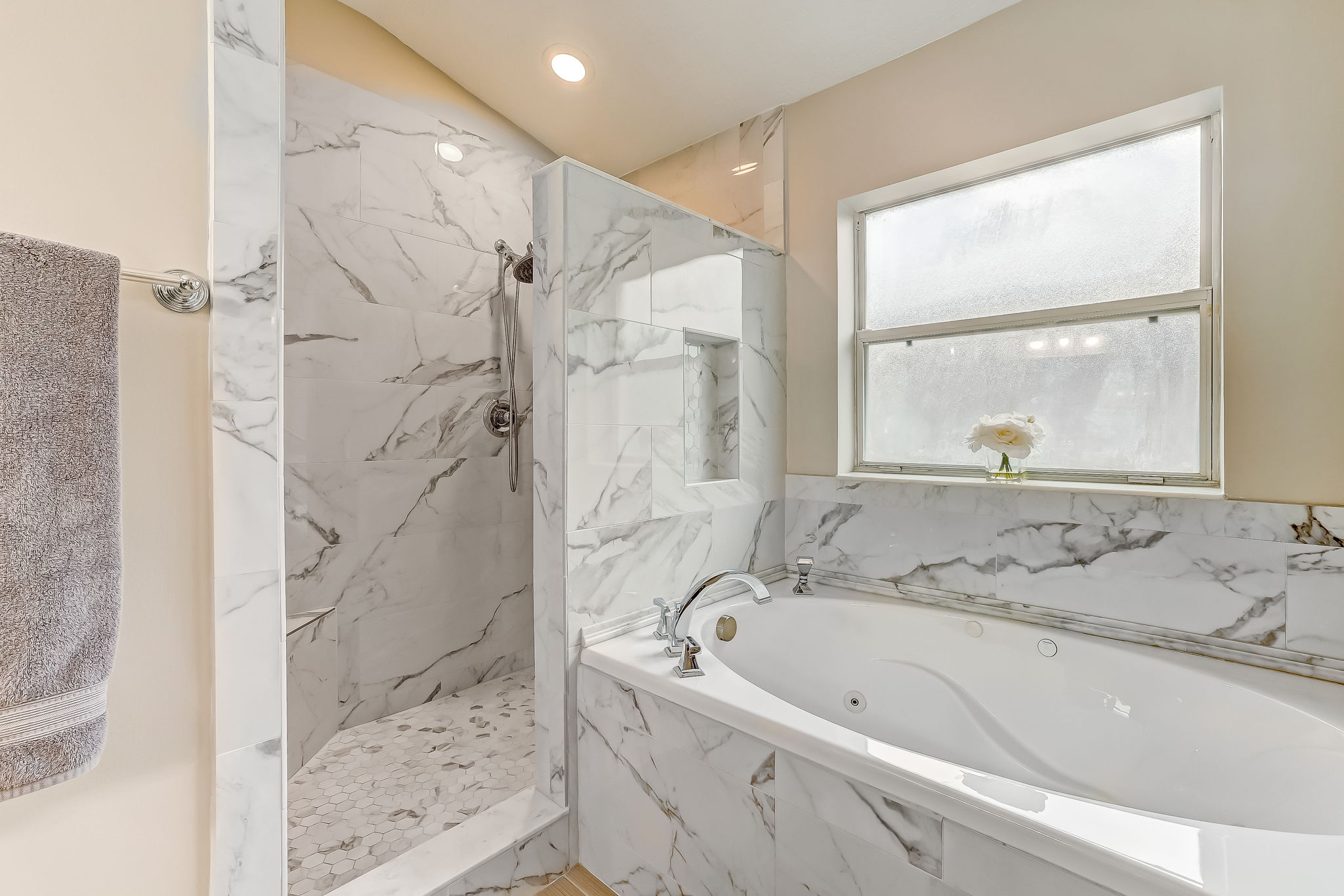 Primary Bathroom Jetted Tub
