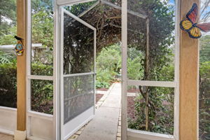 Garden Access from Lanai