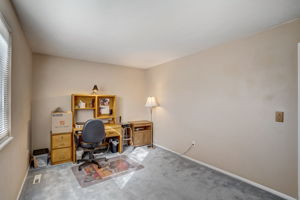  E Temple Pl -036