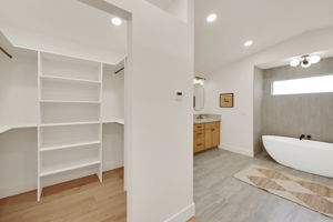  Photo 49