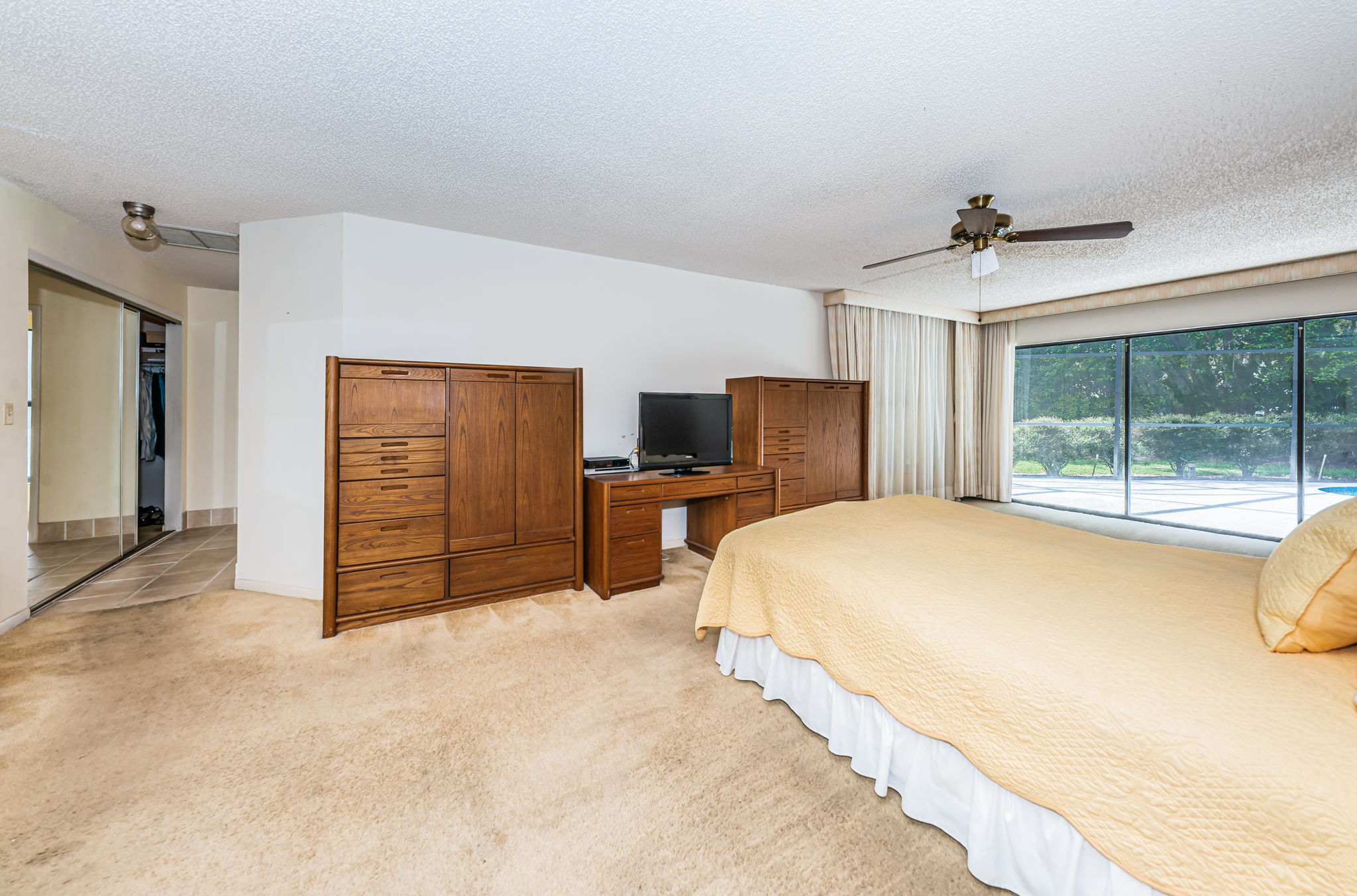 Master Bedroom1b