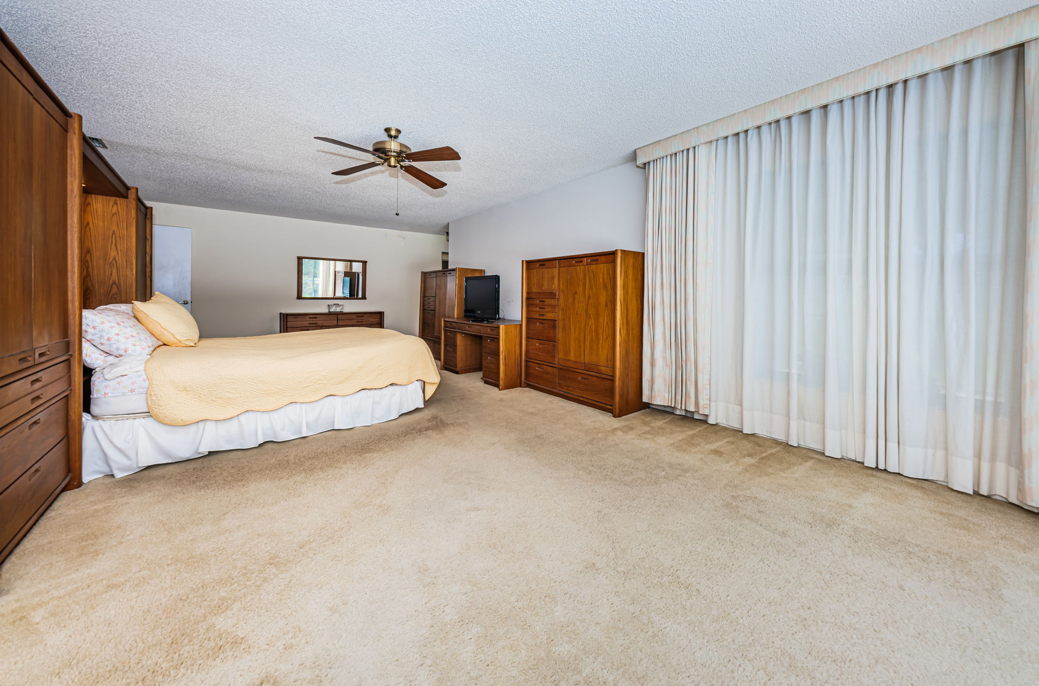 Master Bedroom1c
