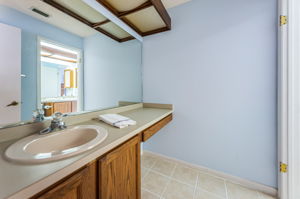 Jack n Jill Bathroom2b