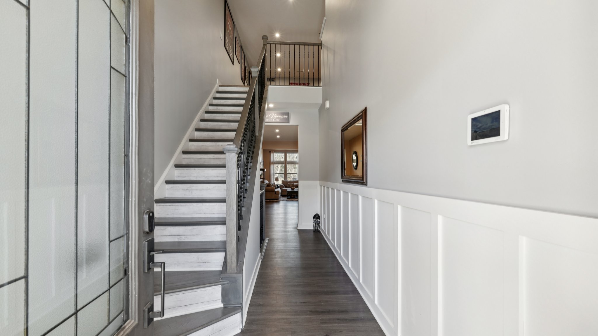 Beacon Dr unit c-S2312-005.jpg