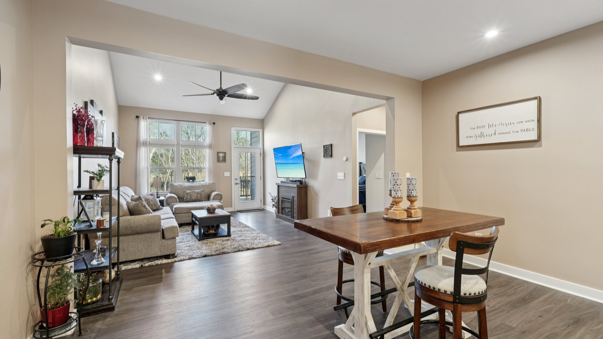 Beacon Dr unit c-S2312-020.jpg