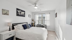 Beacon Dr unit c-S2312-035.jpg