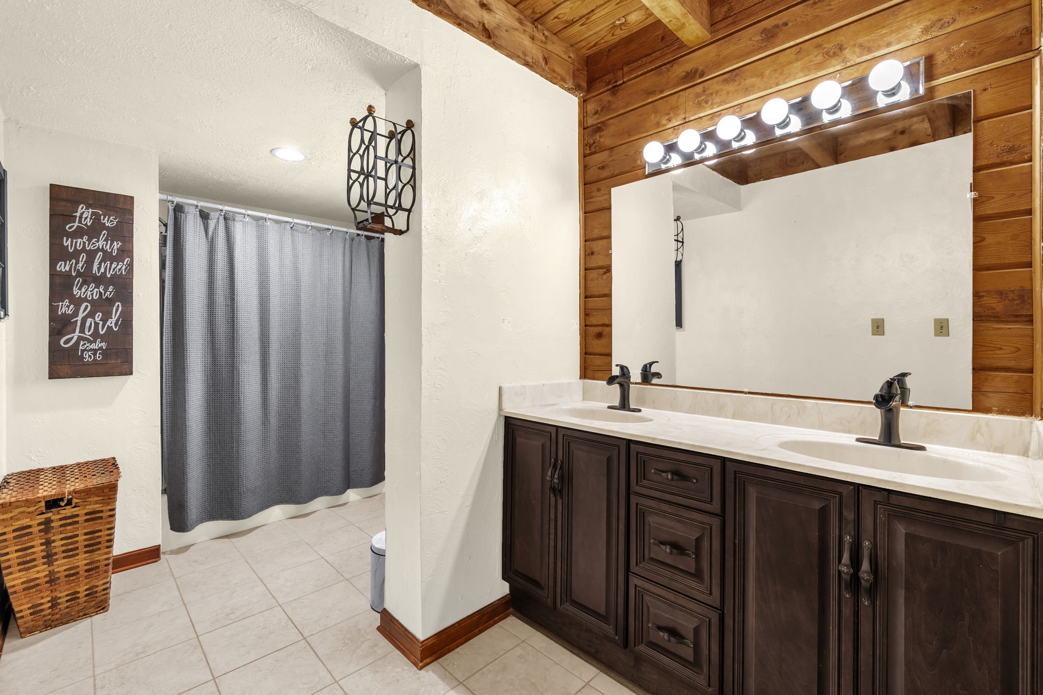 146 brookdale Dr-21
