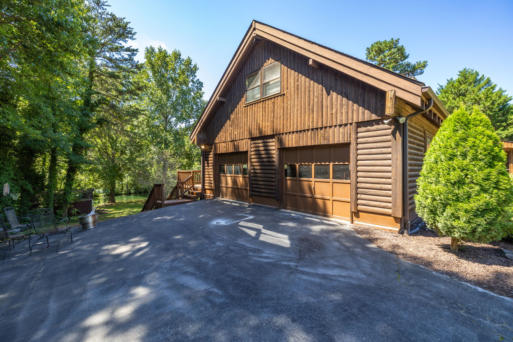 146 brookdale Dr-42