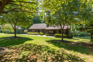 146 brookdale Dr-3