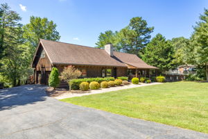 146 brookdale Dr-4
