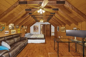 146 brookdale Dr-31