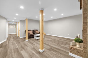 146 brookdale Dr-33
