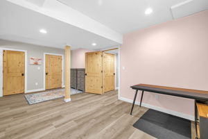 146 brookdale Dr-36