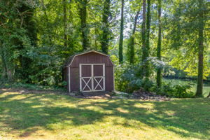 146 brookdale Dr-48