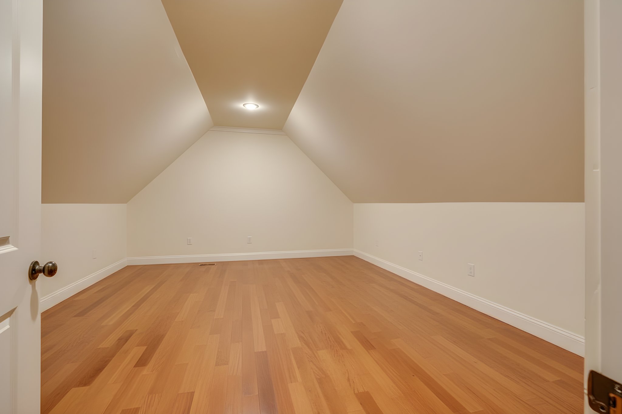 046 furniture removed.jpeg