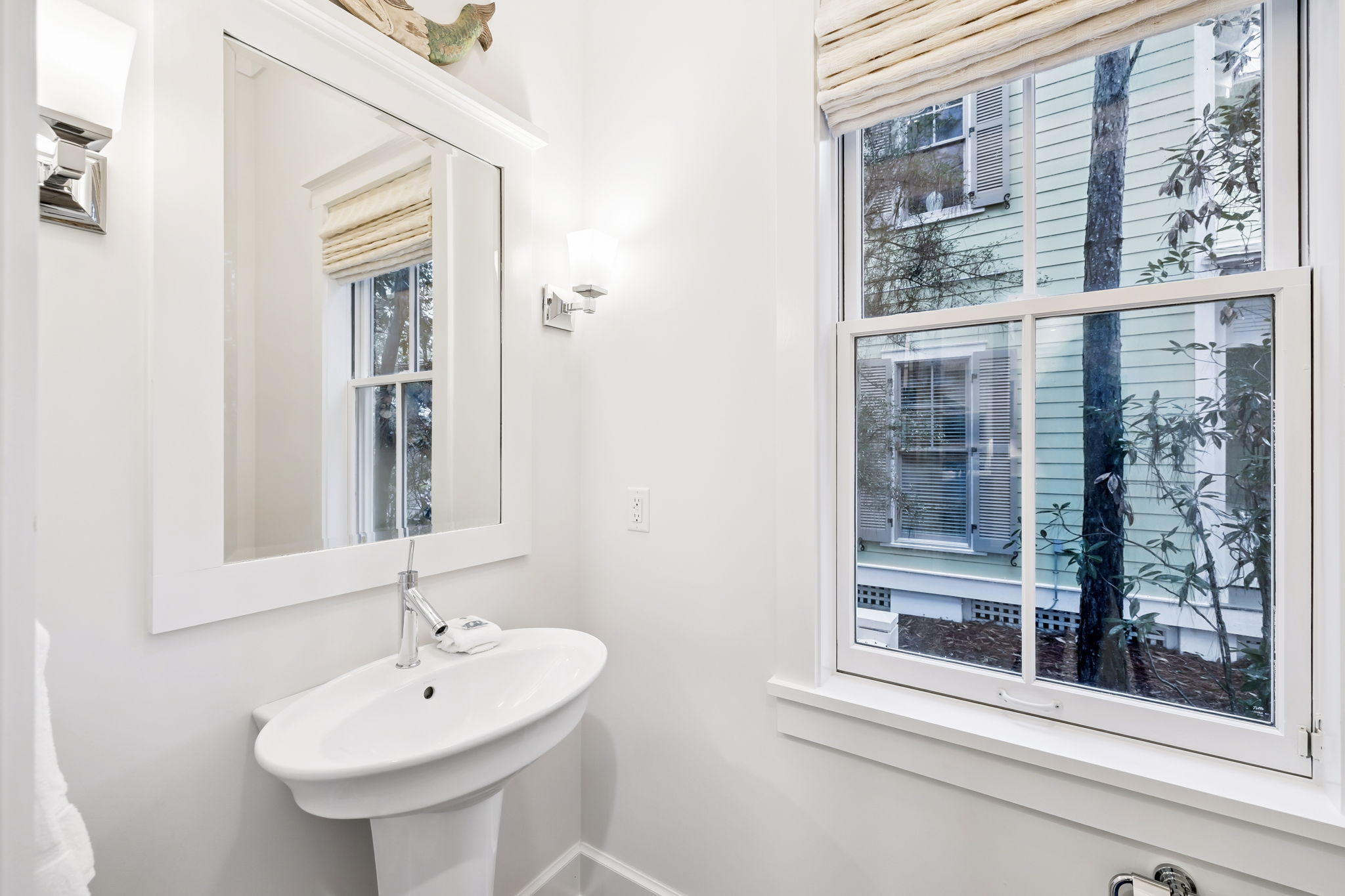 Array_146SilverLaurelWay-9