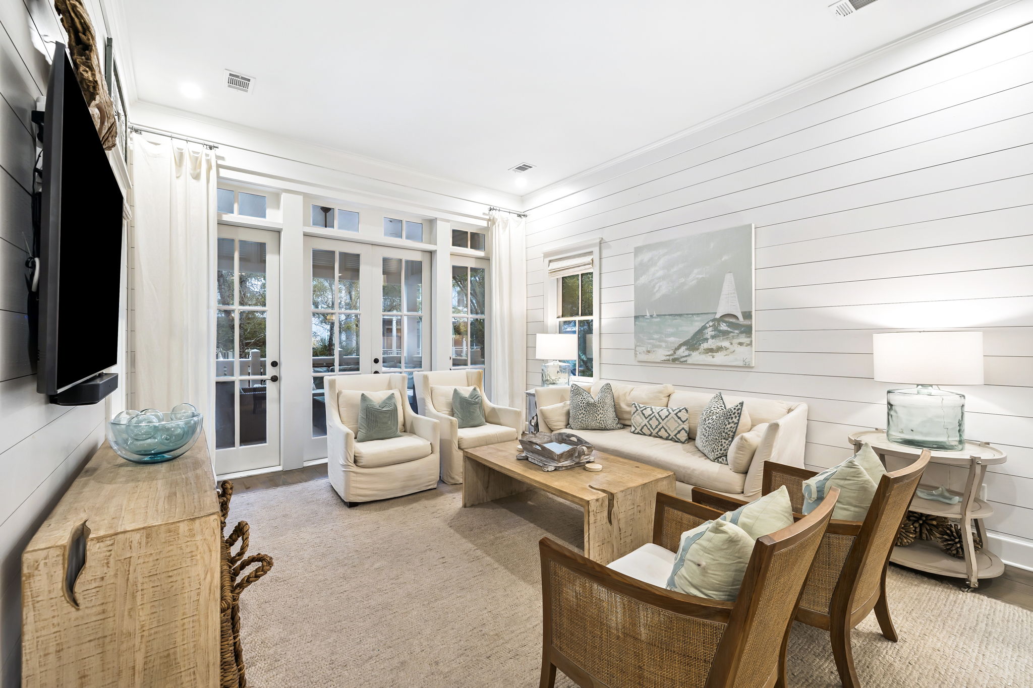 Array_146SilverLaurelWay-10