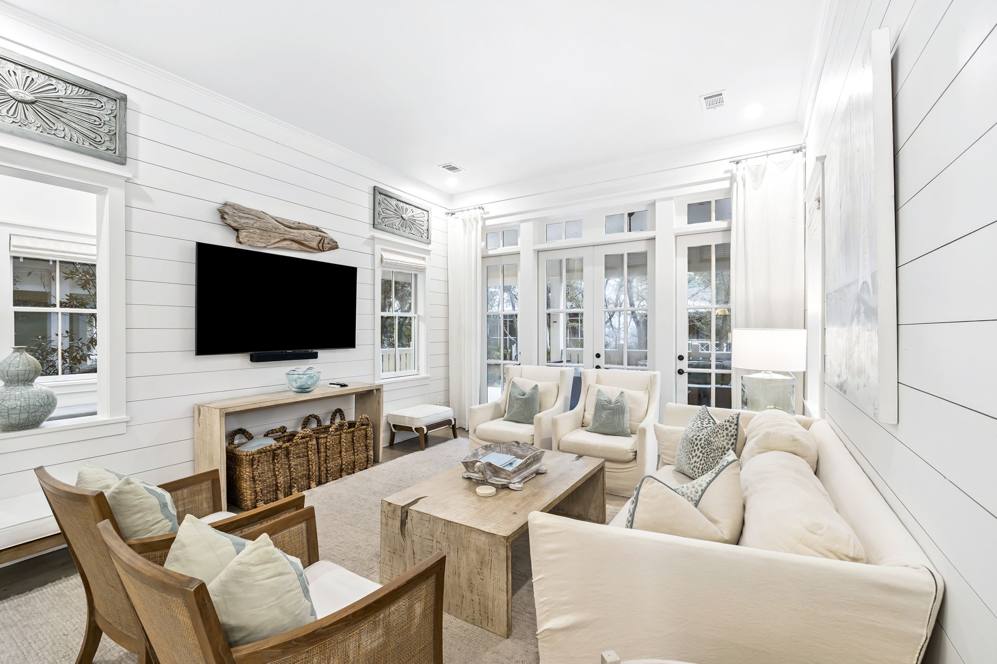 Array_146SilverLaurelWay-11