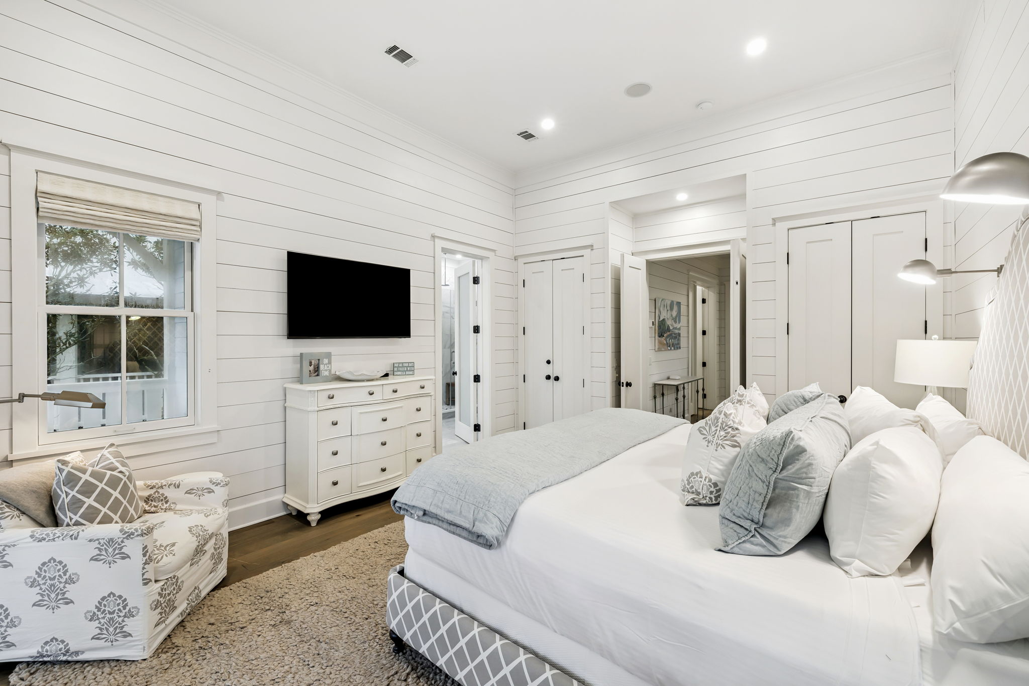 Array_146SilverLaurelWay-45