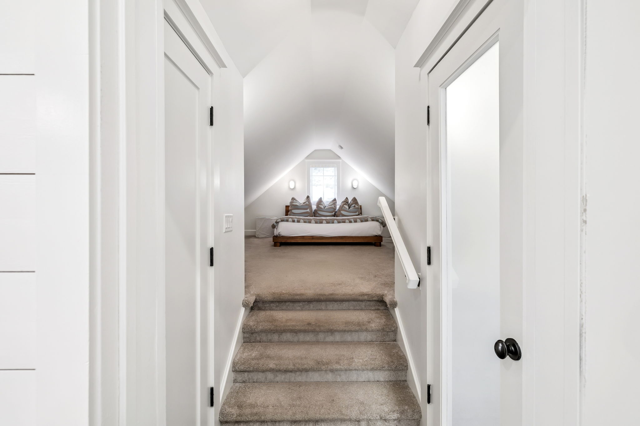 Array_146SilverLaurelWay-55