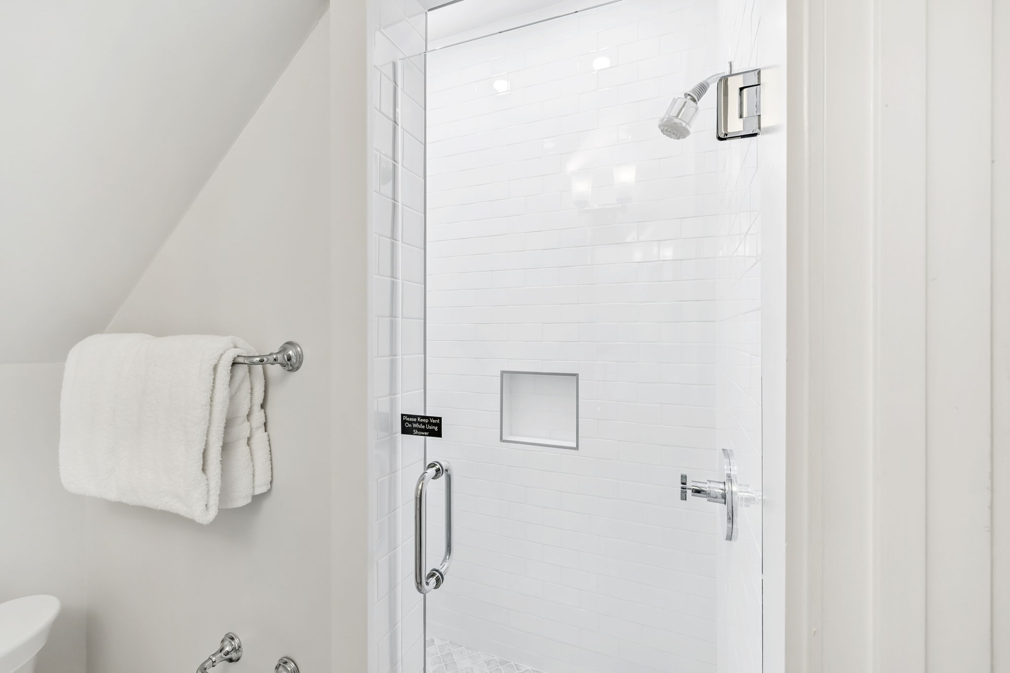 Array_146SilverLaurelWay-59