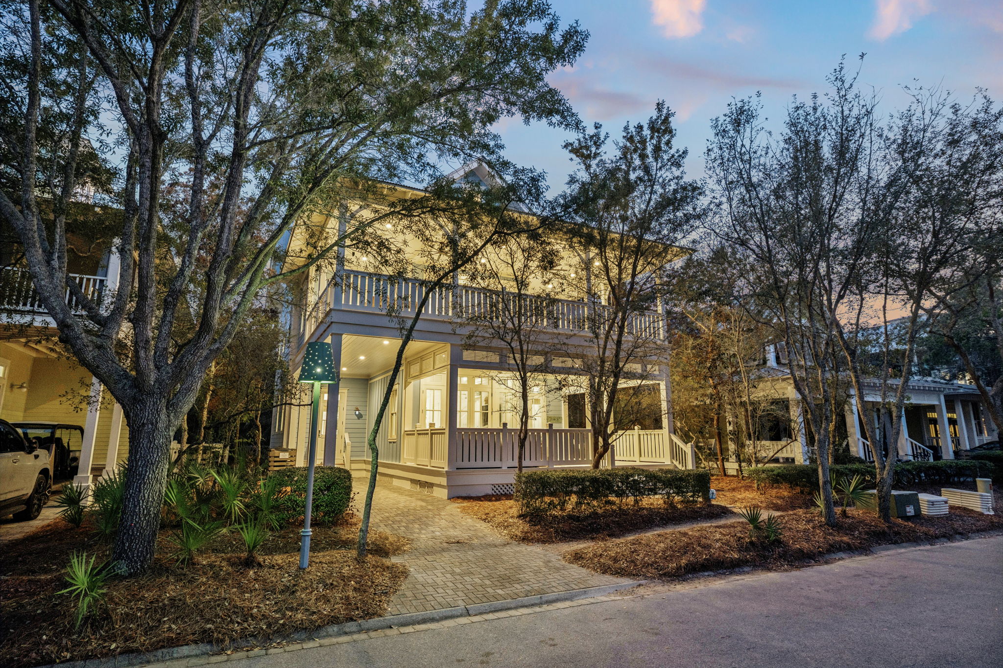 Array_146SilverLaurelWay-67