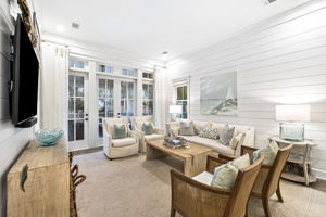 Array_146SilverLaurelWay-10