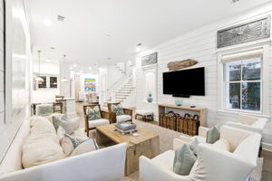 Array_146SilverLaurelWay-14