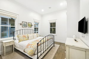 Array_146SilverLaurelWay-28