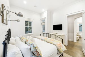 Array_146SilverLaurelWay-29