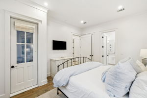 Array_146SilverLaurelWay-37