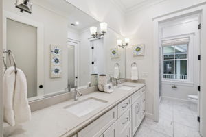 Array_146SilverLaurelWay-39