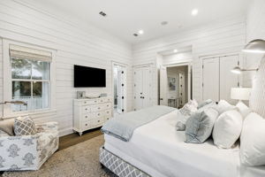 Array_146SilverLaurelWay-45