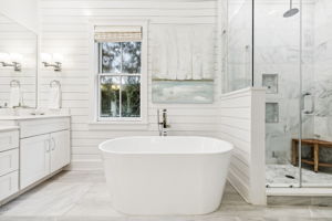 Array_146SilverLaurelWay-50