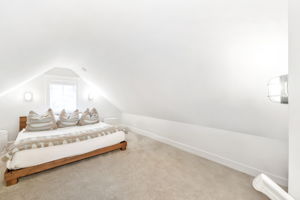 Array_146SilverLaurelWay-56