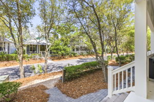 Array_146SilverLaurelWay-111