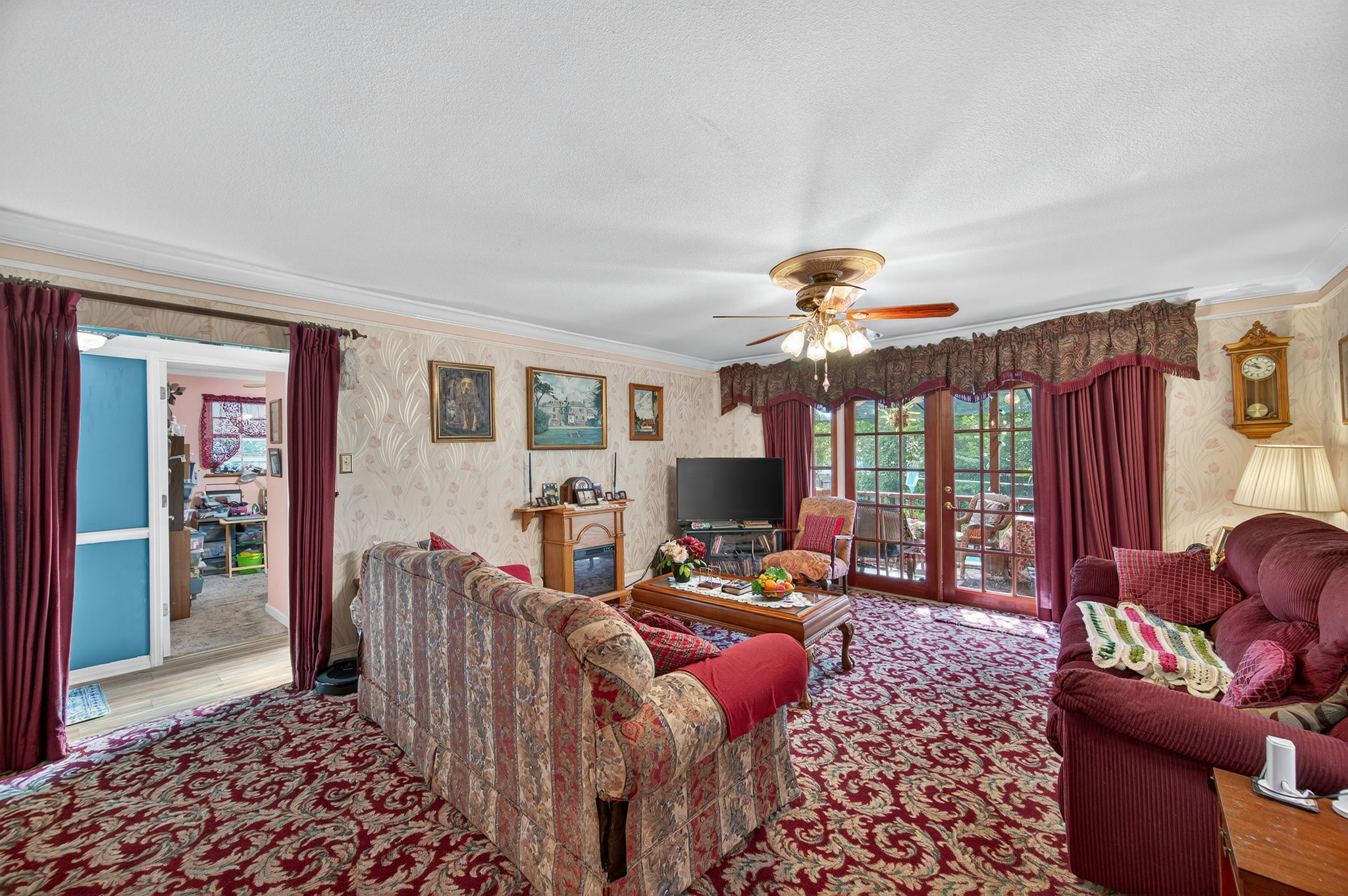 Interiors (25)