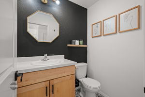  Photo 40