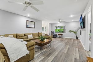 Grove St-S1009-012.jpg