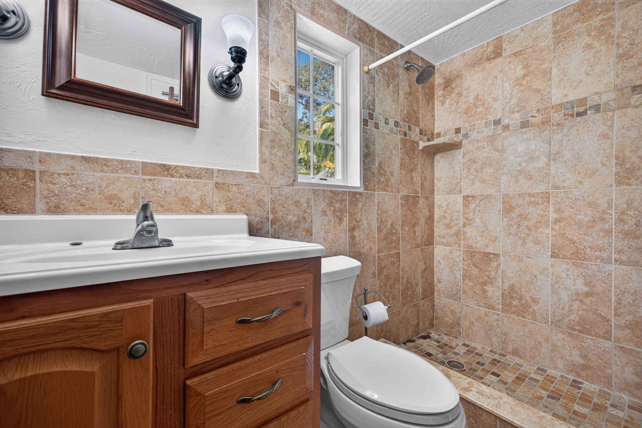 Guest Bathroom 2