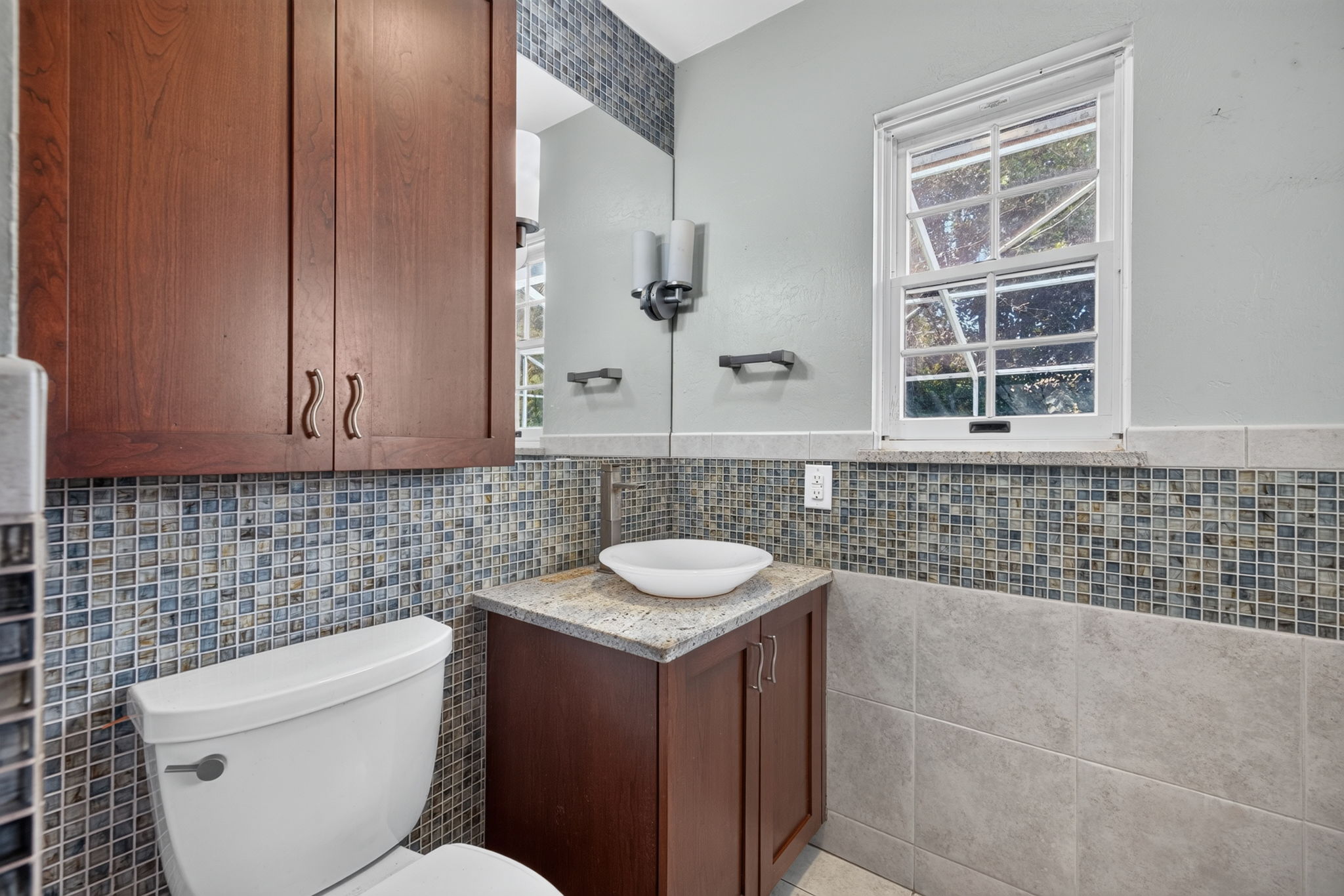 Guest Bathroom 3